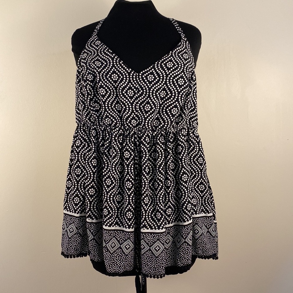 Torrid Tank Top Spag Strap Elastic Waist Blk Wht Zip Tassel Flowy